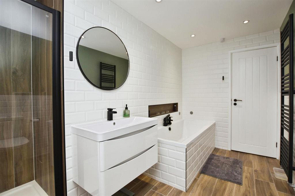 Shower /Bathroom