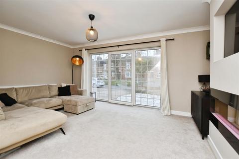 3 bedroom semi-detached house for sale, Chestnut Avenue, Hedon HU12