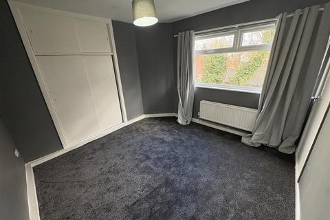 2 bedroom flat to rent, Berkeley Ctourt, Bury Old Rd. Salford