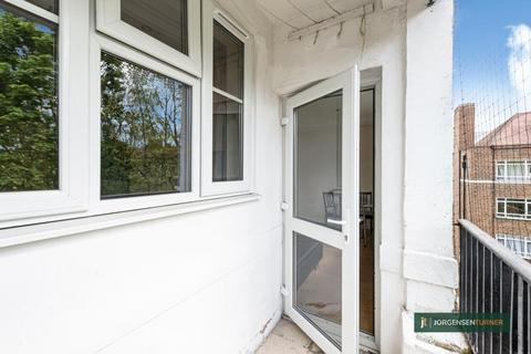 2 bedroom flat to rent, Calvert House, White City Estate, W12