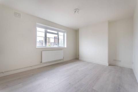 2 bedroom flat to rent, Wandsworth Road, Nine Elms, London, SW8