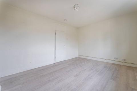 2 bedroom flat to rent, Wandsworth Road, Nine Elms, London, SW8