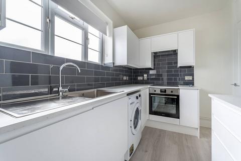2 bedroom flat to rent, Wandsworth Road, Nine Elms, London, SW8