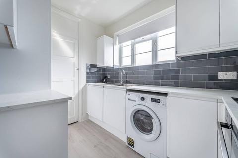 2 bedroom flat to rent, Wandsworth Road, Nine Elms, London, SW8