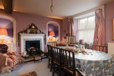 5 bedroom character property for sale, Maltongate, Thornton-Le-Dale, Pickering