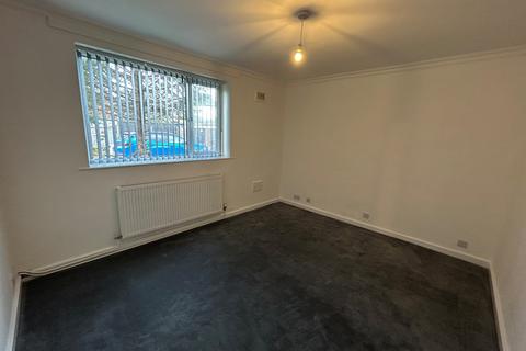 undefined, Ashton Lane, Sale, M33