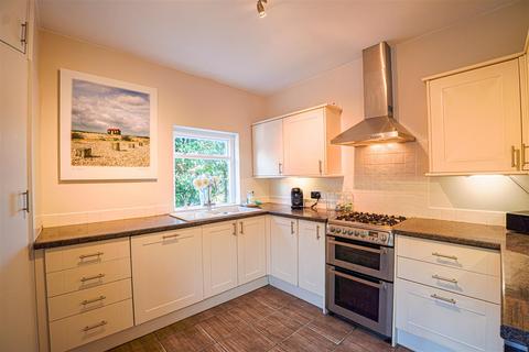 4 bedroom detached house for sale, Beauharrow Road, St. Leonards-On-Sea