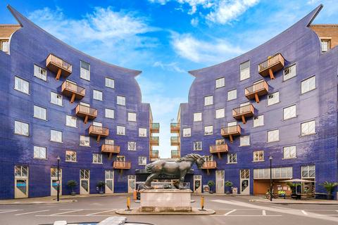 The Circle, Queen Elizabeth Street, London