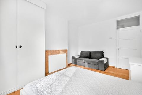 2 bedroom flat to rent, Tompion House, Percival Street, Clerkenwell, London