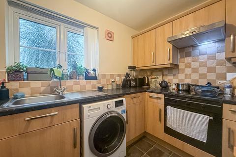 undefined, Kingham Close, Wirral, CH46