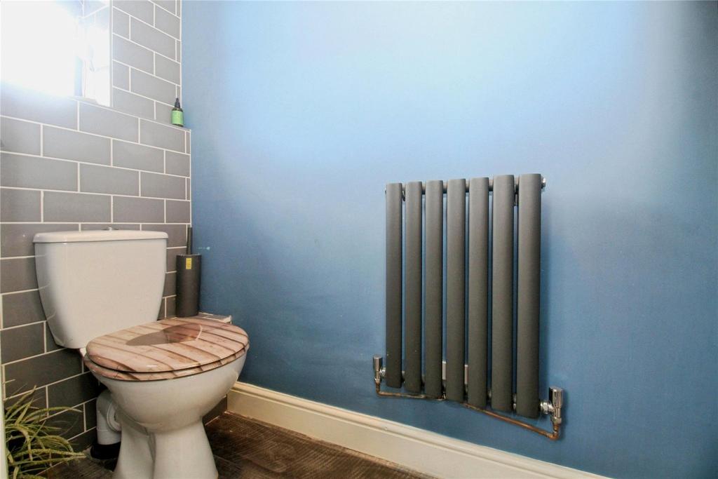 Cloakroom/Wc