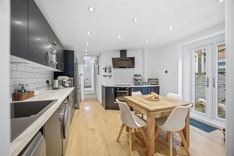 1 bedroom apartment to rent, Kilburn Lane, Queens Park W10
