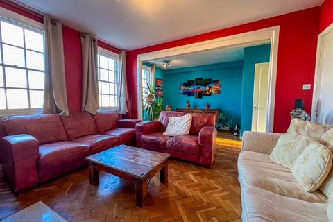 undefined, Hampton Court Parade, East Molesey, KT8