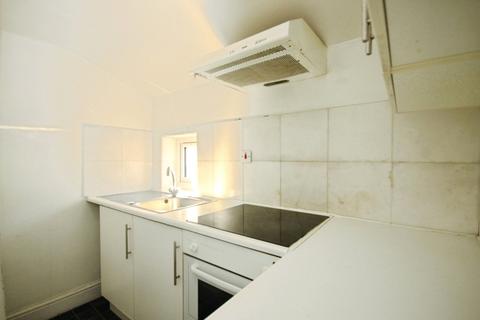 2 bedroom apartment to rent, Wolfington Road, London, SE27