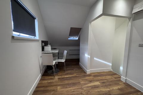 1 bedroom house of multiple occupation to rent, Southgate Road, Potters Bar EN6