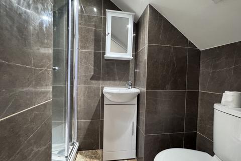 1 bedroom house of multiple occupation to rent, Southgate Road, Potters Bar EN6