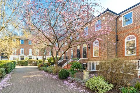 3 bedroom maisonette for sale, King George Square, Richmond, Surrey