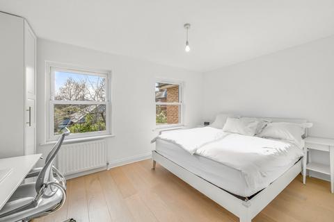 3 bedroom maisonette for sale, King George Square, Richmond, Surrey