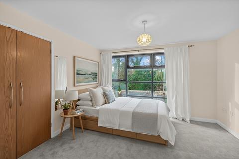 3 bedroom end of terrace house to rent, Pallister Terrace, Roehampton Vale, London