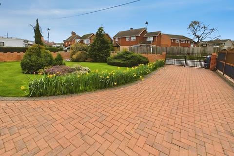 2 bedroom bungalow for sale, Linkway, Sittingbourne ME9