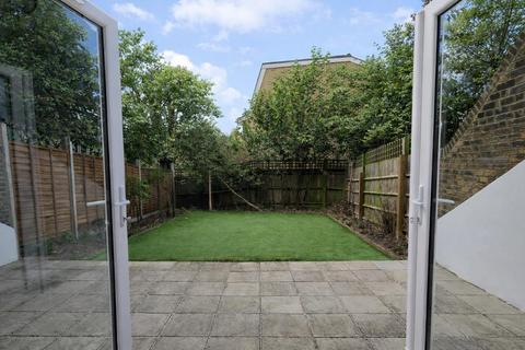 2 bedroom flat to rent, Rectory Grove, LONDON