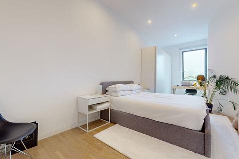 1 bedroom apartment to rent, Savoy Court, Brentford TW8