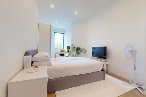 1 bedroom apartment to rent, Savoy Court, Brentford TW8