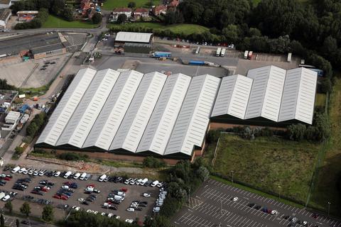 Distribution warehouse to rent, Abbotsford Rd Gateshead NE10 0EX