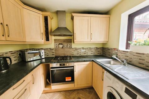 3 bedroom semi-detached house to rent, Osmund Drive, Goldings, Northampton NN3