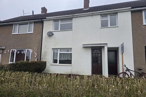 3 bedroom terraced house to rent, Hawford Avenue, Kidderminster DY10