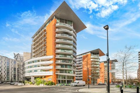 3 bedroom flat to rent, Munkenbeck Building, 5 Hermitage Street, London