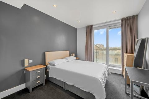 2 bedroom flat to rent, Peninsula Apartments, 4 Praed Street