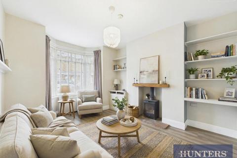 4 bedroom terraced house for sale, Carlton Street, Bridlington