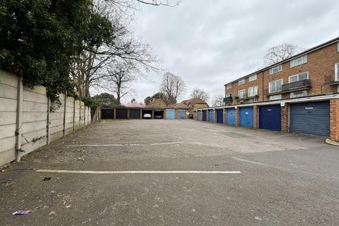 undefined, Beacon Grove, Carshalton