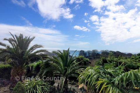 3 bedroom detached bungalow for sale, Undercliff Gardens, Ventnor, Isle of Wight
