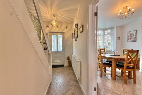 3 bedroom semi-detached house for sale, Mayswood Grove, Quinton, Birmingham
