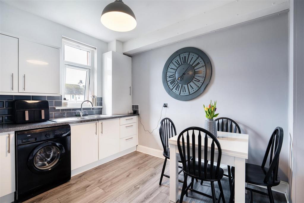 Kitchen3.jpg