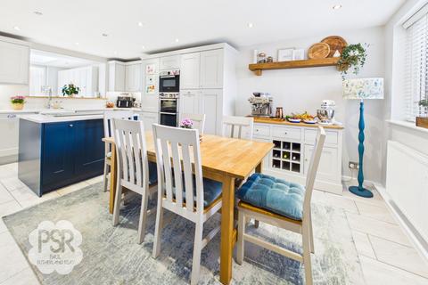 4 bedroom semi-detached house for sale, Lea Road, Hayfield, SK22
