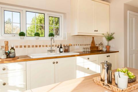 4 bedroom detached house for sale, Mansfield Road, Scarcliffe, S44