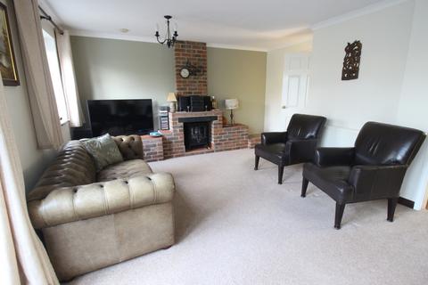 3 bedroom end of terrace house for sale, Marsh Close, Bordon, Hampshire, GU35