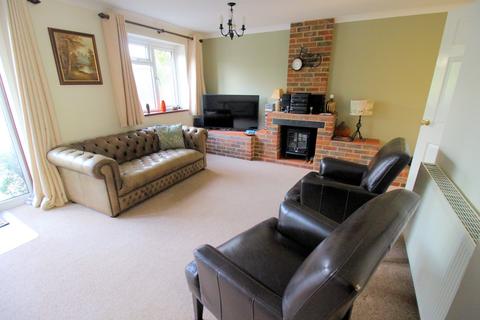 3 bedroom end of terrace house for sale, Marsh Close, Bordon, Hampshire, GU35