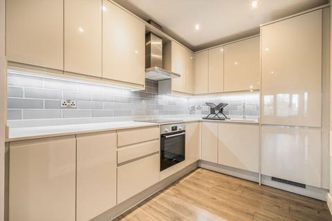 2 bedroom flat to rent, Elm Park, Stanmore HA7