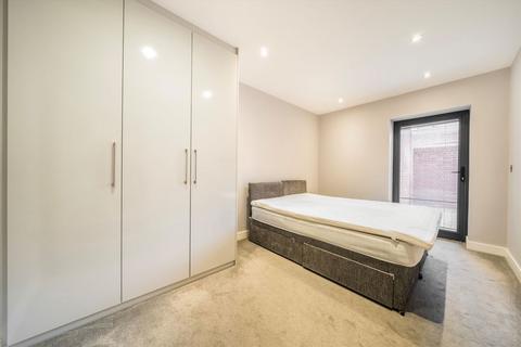 2 bedroom flat to rent, Elm Park, Stanmore HA7