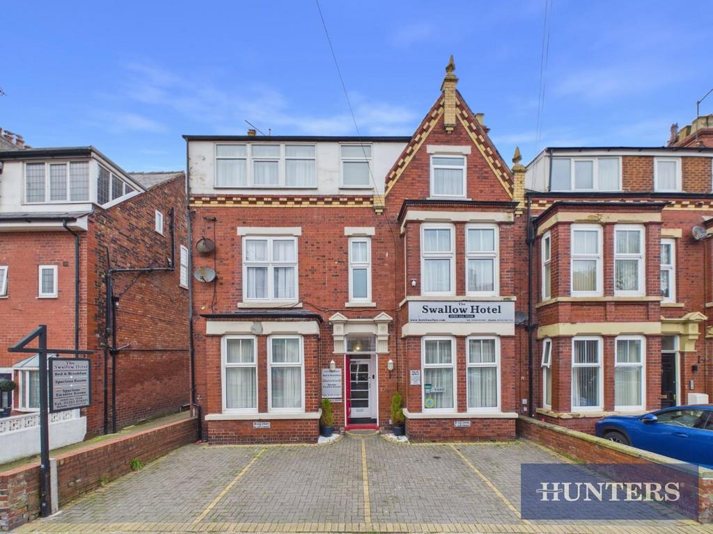 CAM02804 G0-PR0424-STILL027.jpg