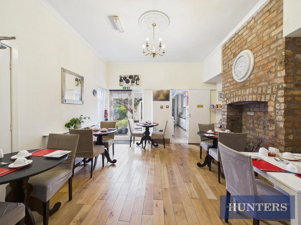 CAM02804 G0-PR0424-STILL018.jpg