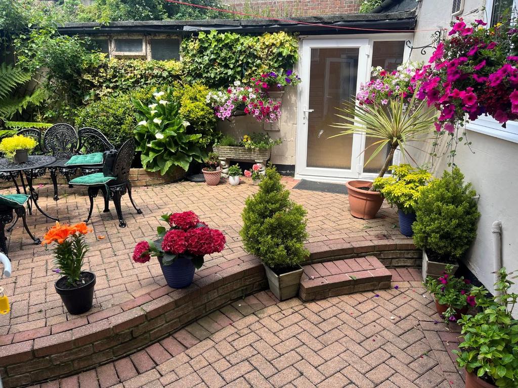 Garden 1.jpg