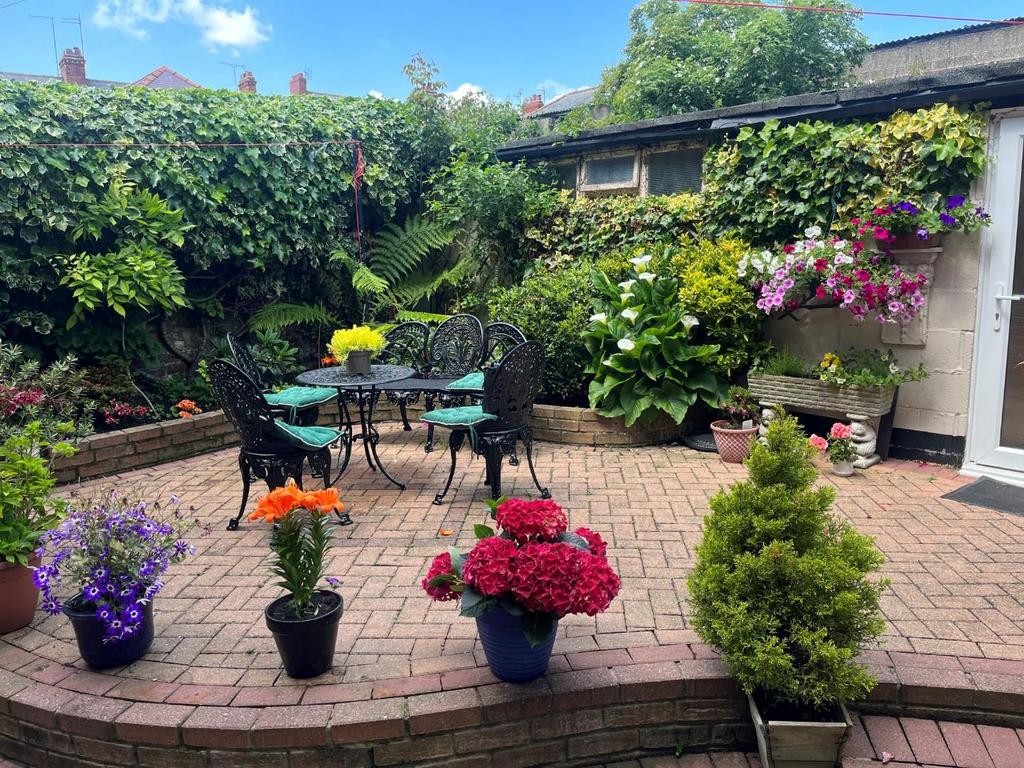 Garden 2.jpg