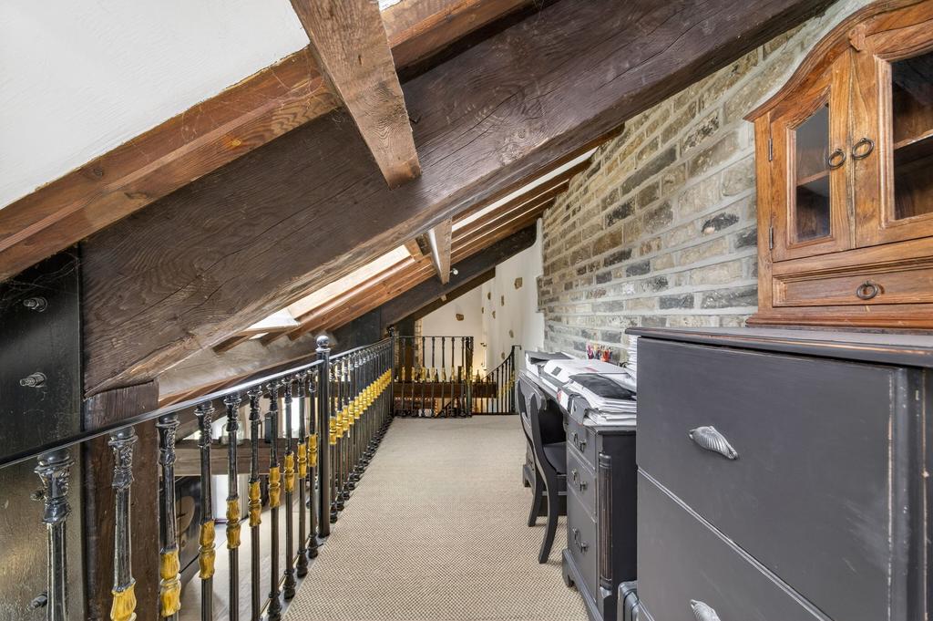 Mezzanine office landing