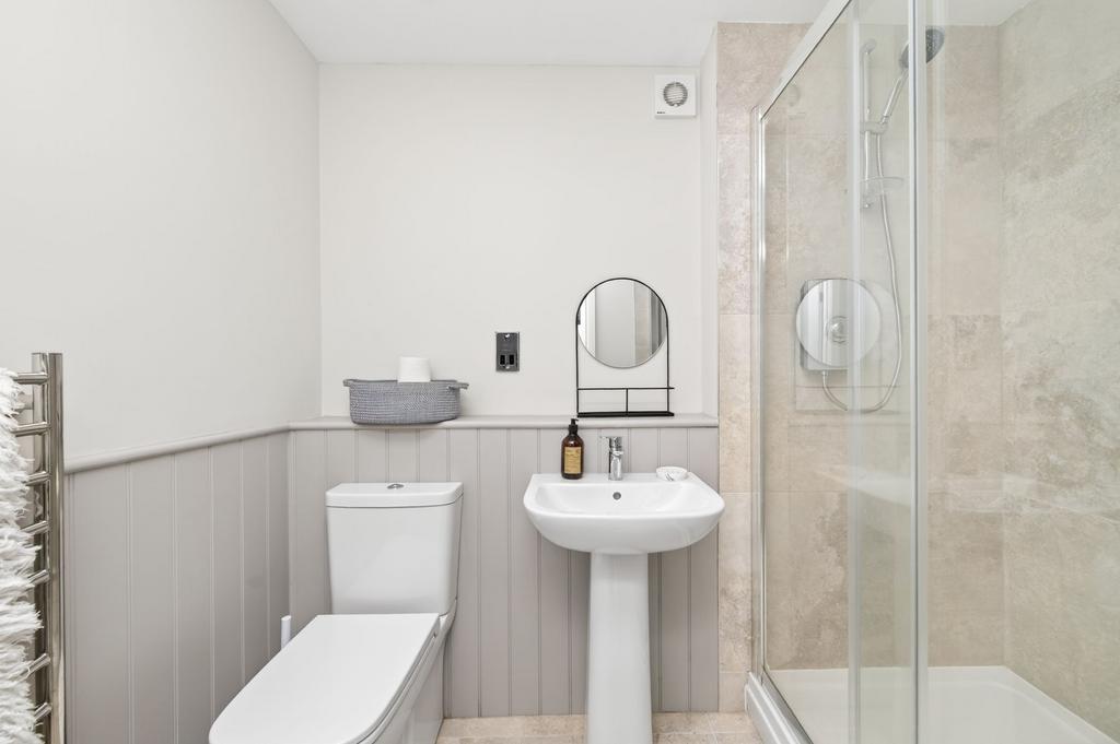 Annex en suite shower room
