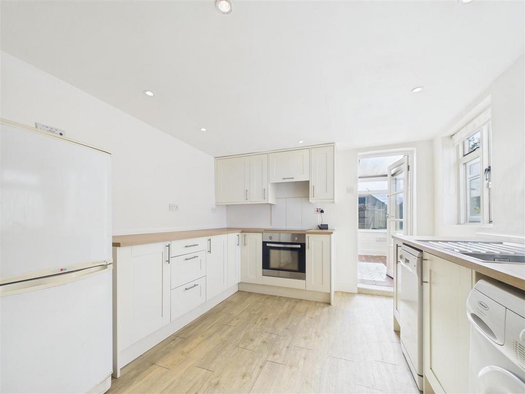 CAM01730 G0-PR0034-STILL009.jpg